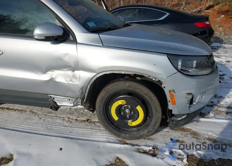 2017 Volkswagen Tiguan 2.0T/2.0T S z USA, uszkodzony, nr VIN WVGBV7AX1HK013365